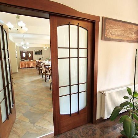 Pension Deutsches Haus Брашов Экстерьер фото