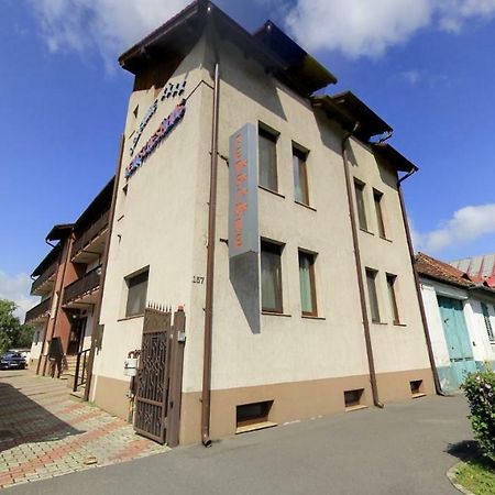 Pension Deutsches Haus Брашов Экстерьер фото
