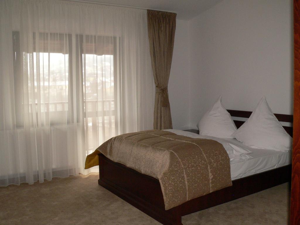 Pension Deutsches Haus Брашов Номер фото